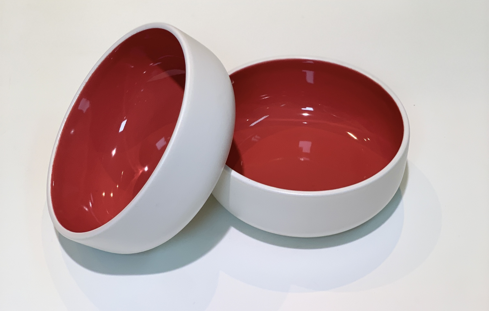 Bol COLORAT Rosu (Alb Perlat Mat Exterior, Rosu Lucios Interior)