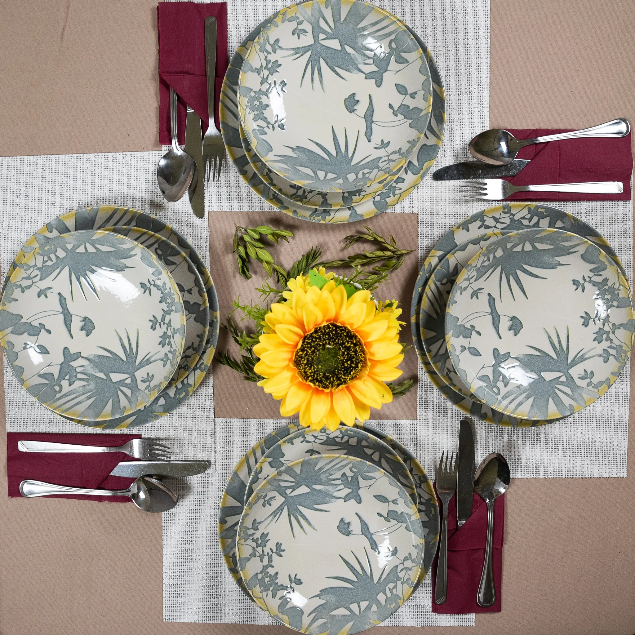 Set 12 Piese Summer 44 Gri: 4 Farfurii Intinse 26cm, 4 Farfurii Desert 20cm  4 Boluri 21cm 500ml 2
