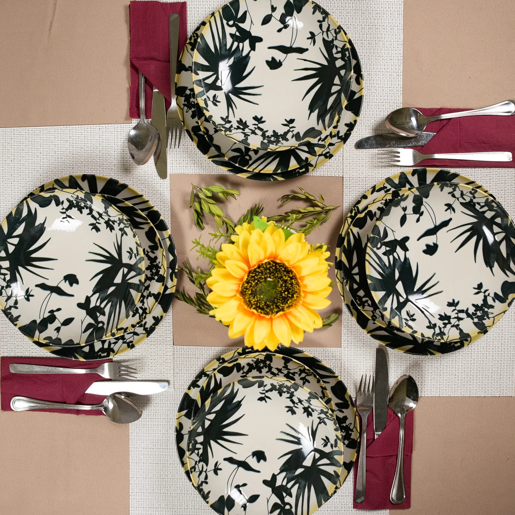 Set 12 Piese Summer 55 Negru: 4 Farfurii Intinse 26cm, 4 Farfurii Desert 20cm  4 Boluri 21cm 500ml 2