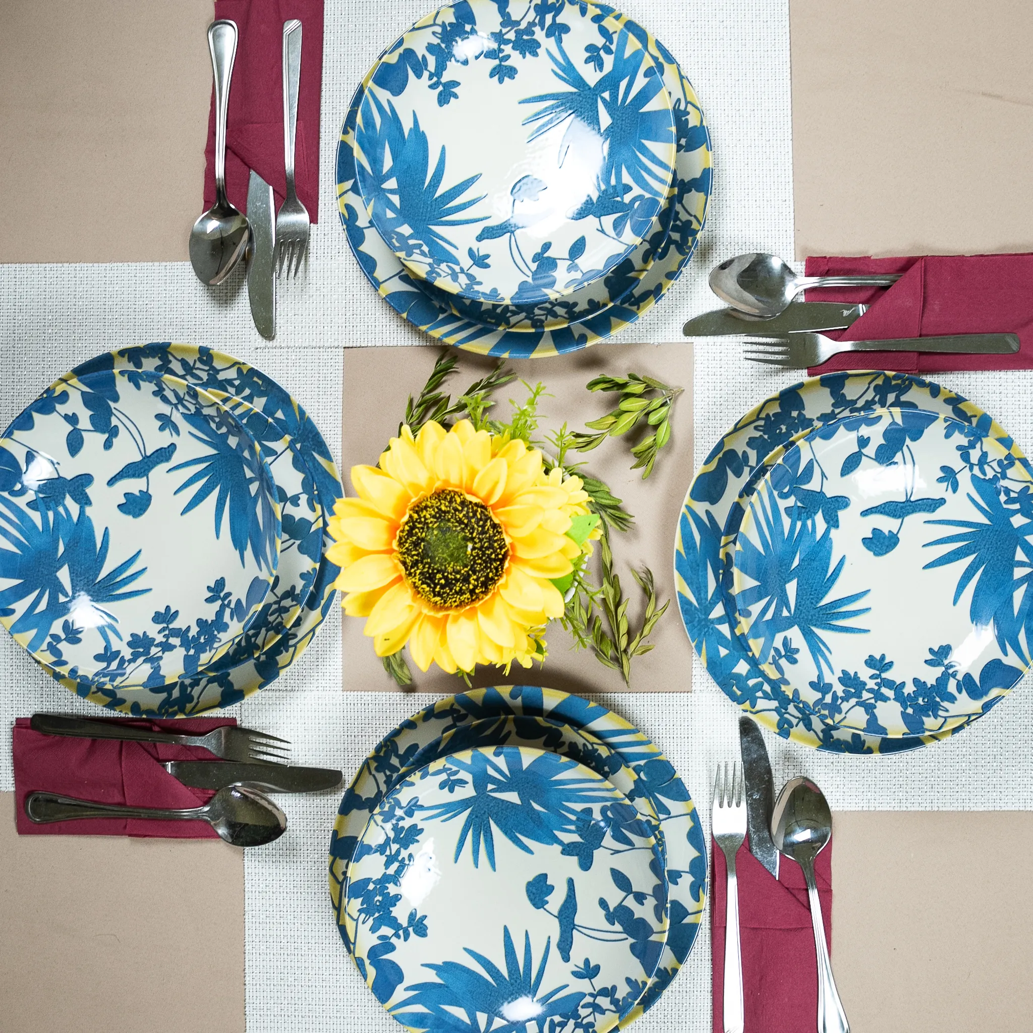 Set 12 Piese Summer 33 Albastru Inchis: 4 Farfurii Intinse 26cm, 4 Farfurii Desert 20cm  4 Boluri 21cm 500ml 2