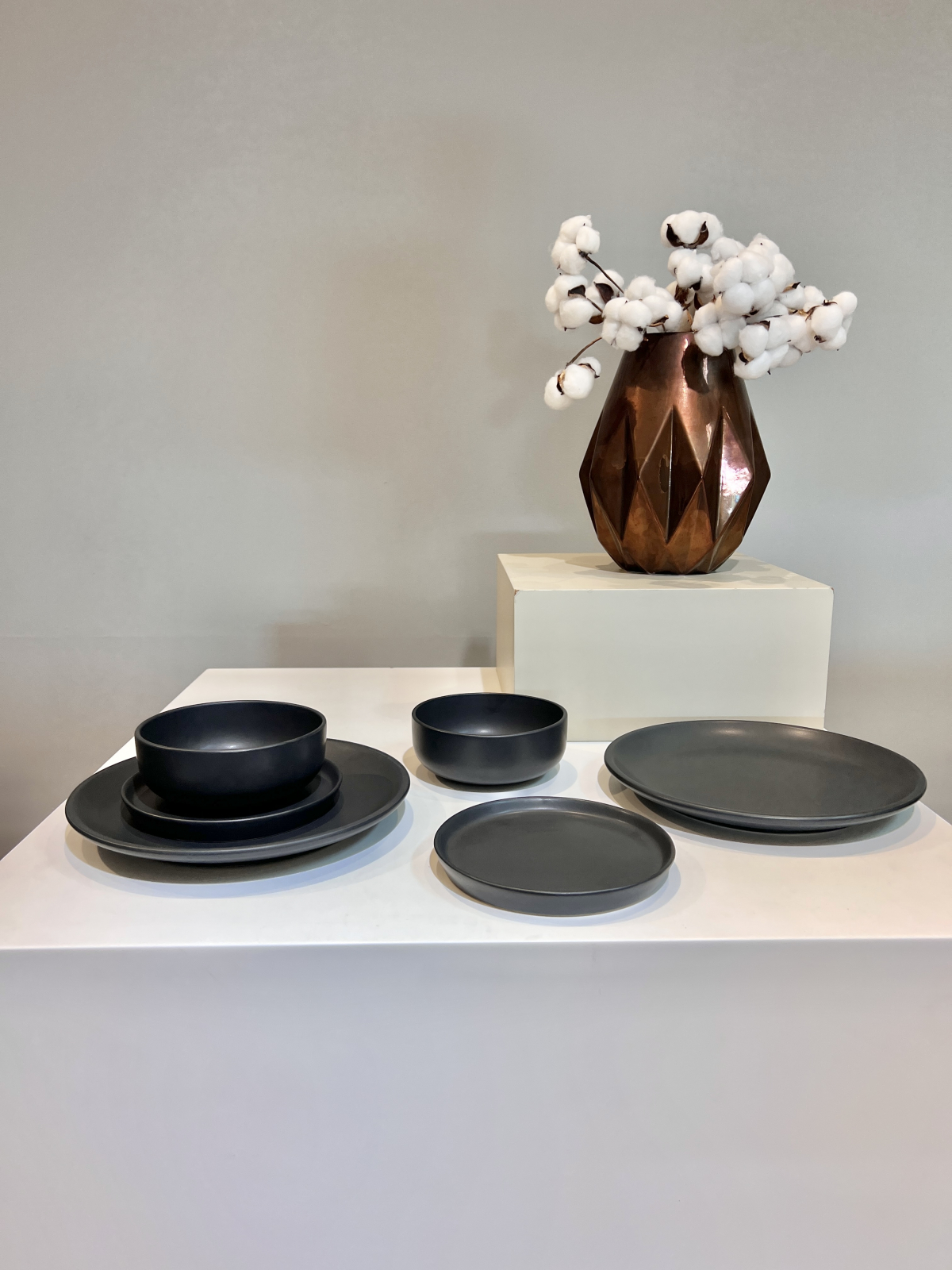 Set Farfurii 3 piese Vulcano Duo, Ceramica Negru Mat Glazurat Manual ( Farfurie Atena 30cm, Farfurie Mica Ceramica 20 cm, Bol Ceramica 4050) 5