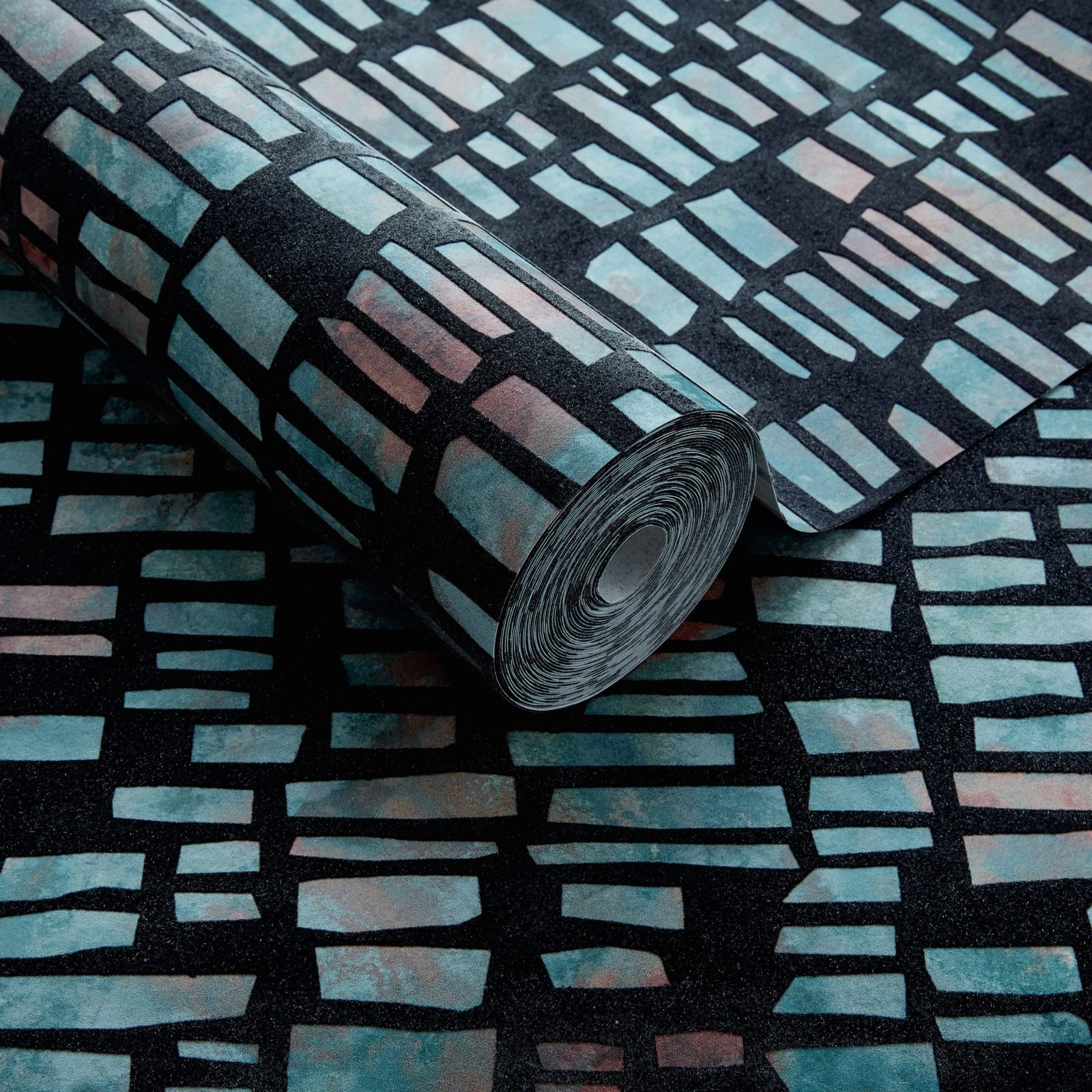 Fusion, Mineral Black Luxury Flock, 1838 Wallcoverings, 5.3mp / rola 3