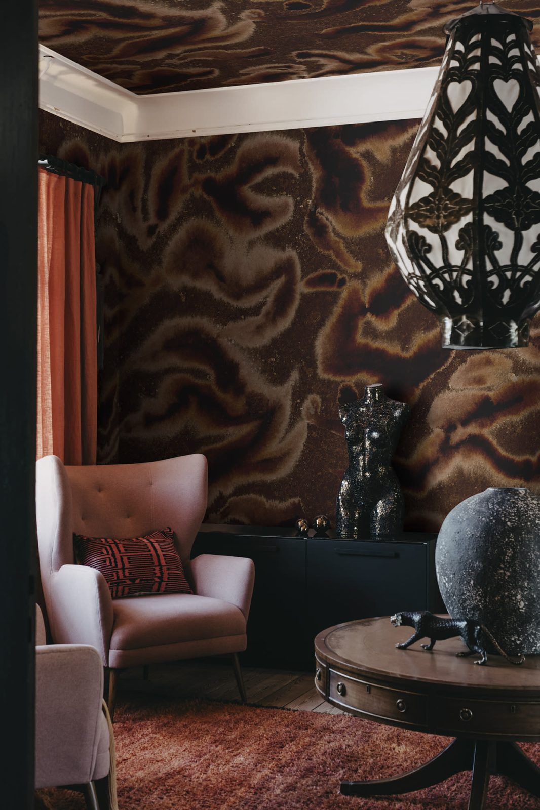 Guppy, Brown, Rebel Walls 2