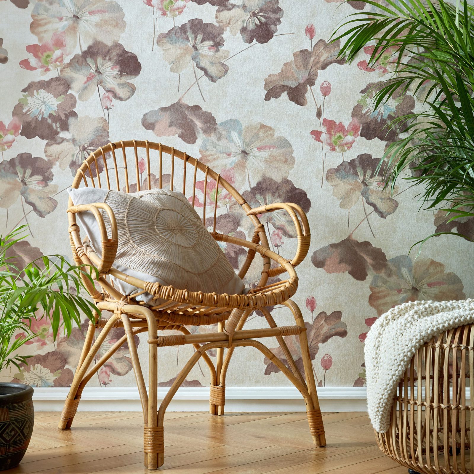 Water Lilies, Caramel Cream Luxury Floral, 1838 Wallcoverings, 5.3mp / rola 2