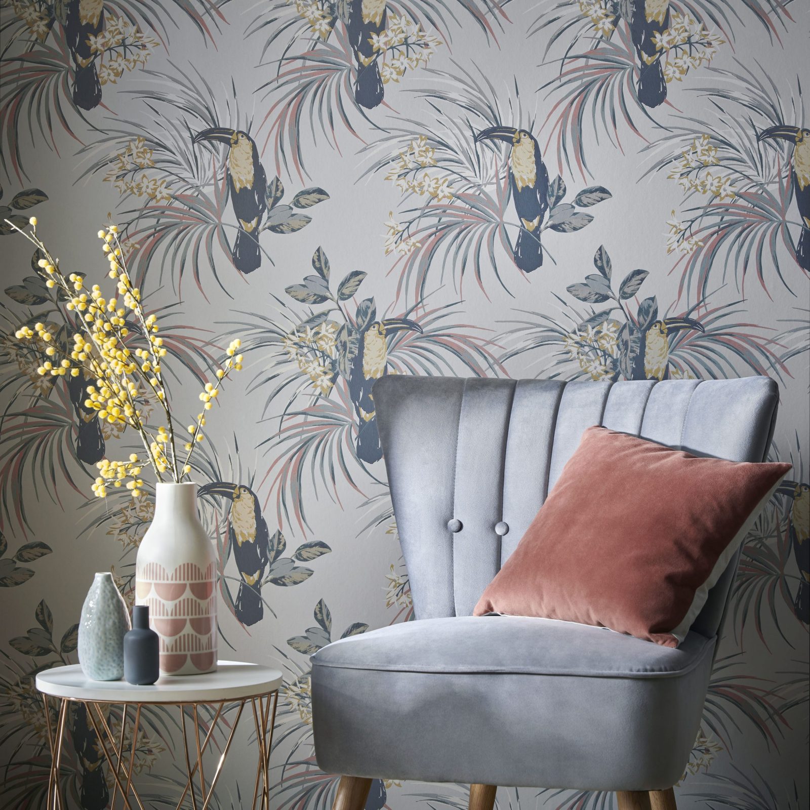 Le Toucan, Soft Grey Luxury Bird, 1838 Wallcoverings, 5.3mp / rola 2