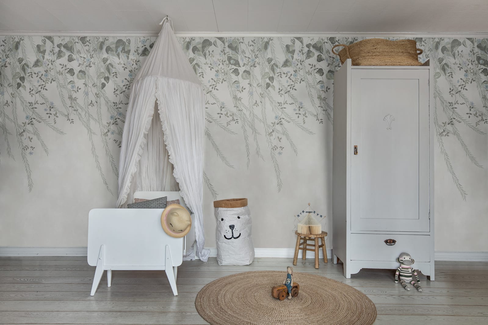 Lush Foliage, Sage Tint, Rebel Walls 4