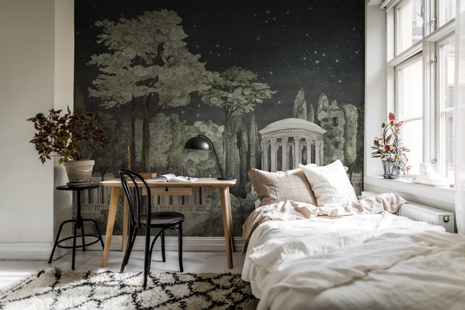 Chatsworth Park, Night, Rebel Walls 2