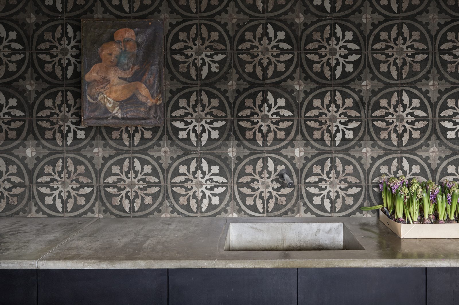 Ravenna, Charcoal, Rebel Walls 2