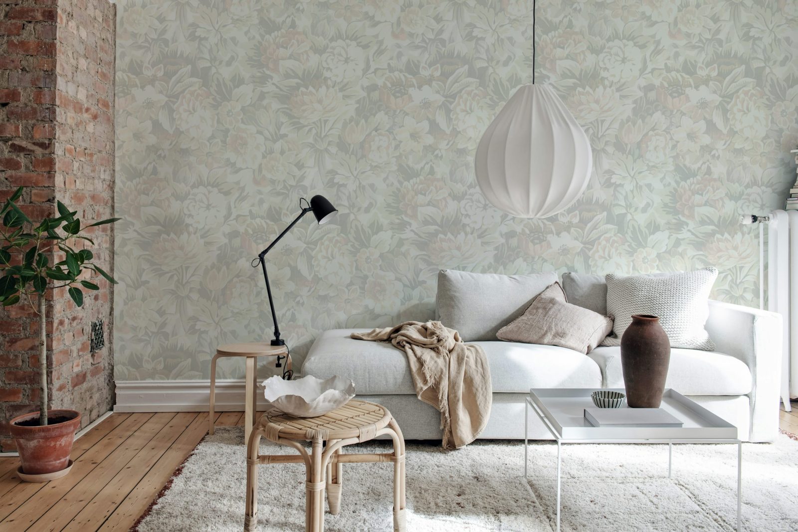 Heritage Floral, Light, Rebel Walls 3