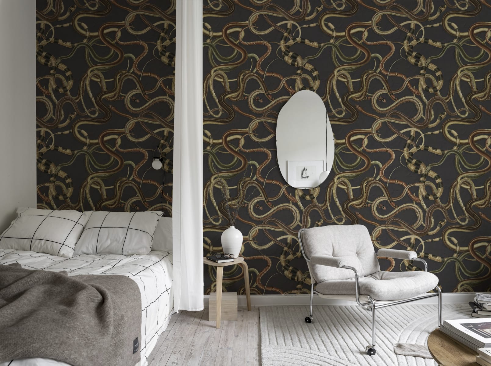 Snakey, Black, Rebel Walls 3