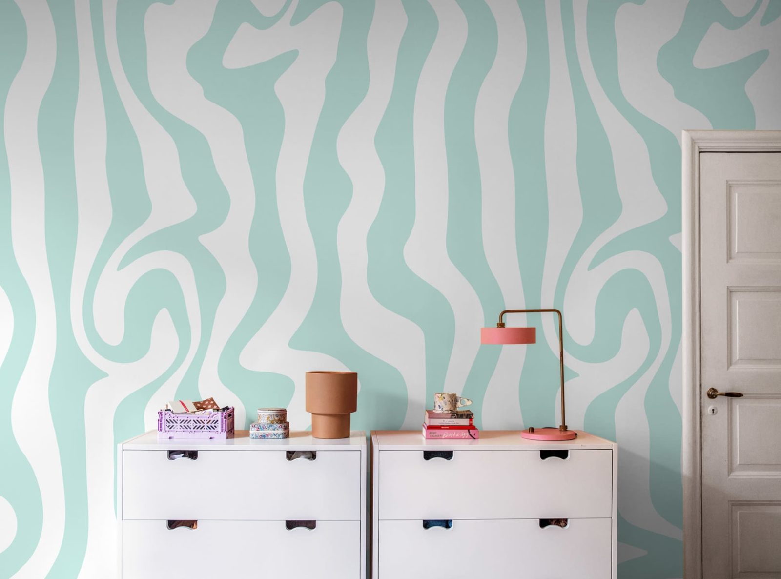 Dizzy, Turquoise, Rebel Walls 3