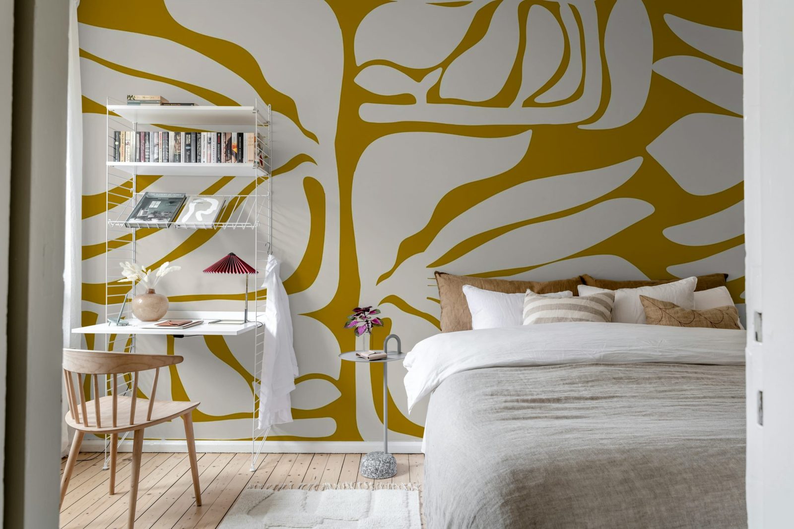Silent Grove, Amber Dusk, Rebel Walls 3