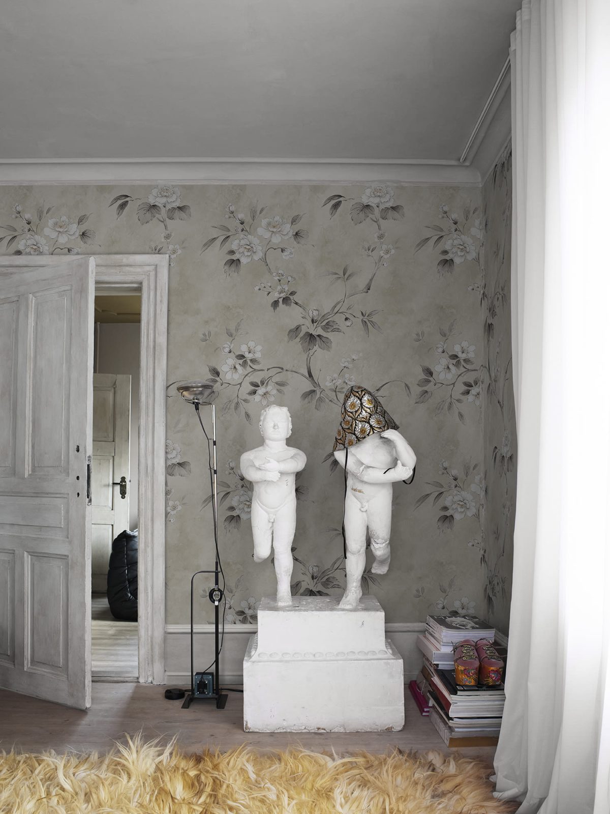 Poetic Flora, Beige, Rebel Walls 3