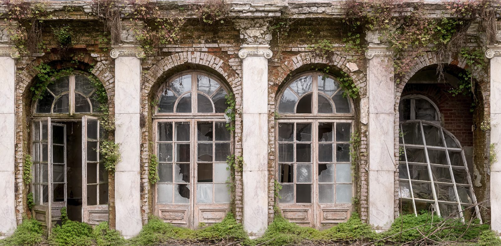3D Ruin Romance, Rebel Walls