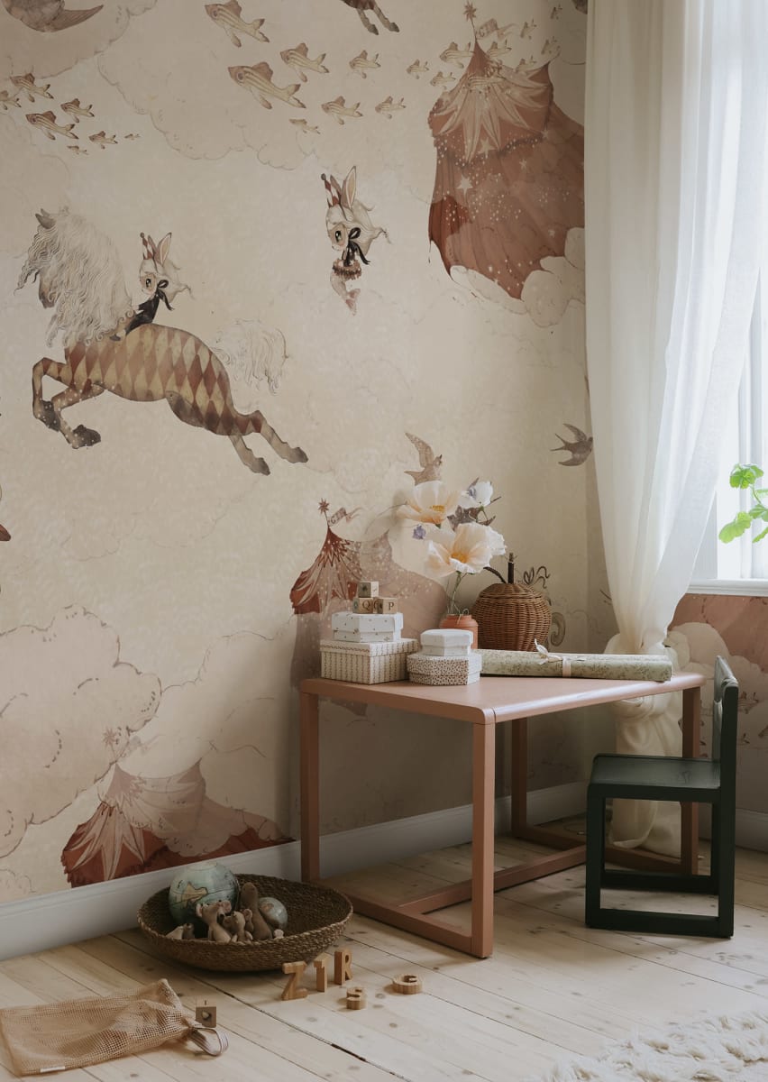 Flying Circus, Sandy White, Rebel Walls 3