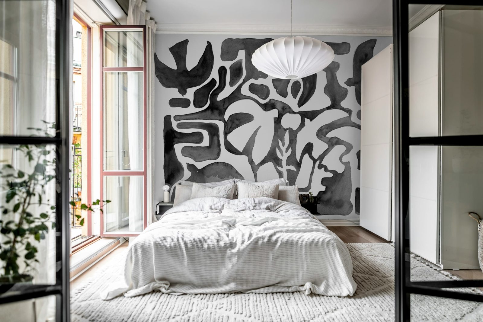 Harmony Forms, Black & White, Rebel Walls 2