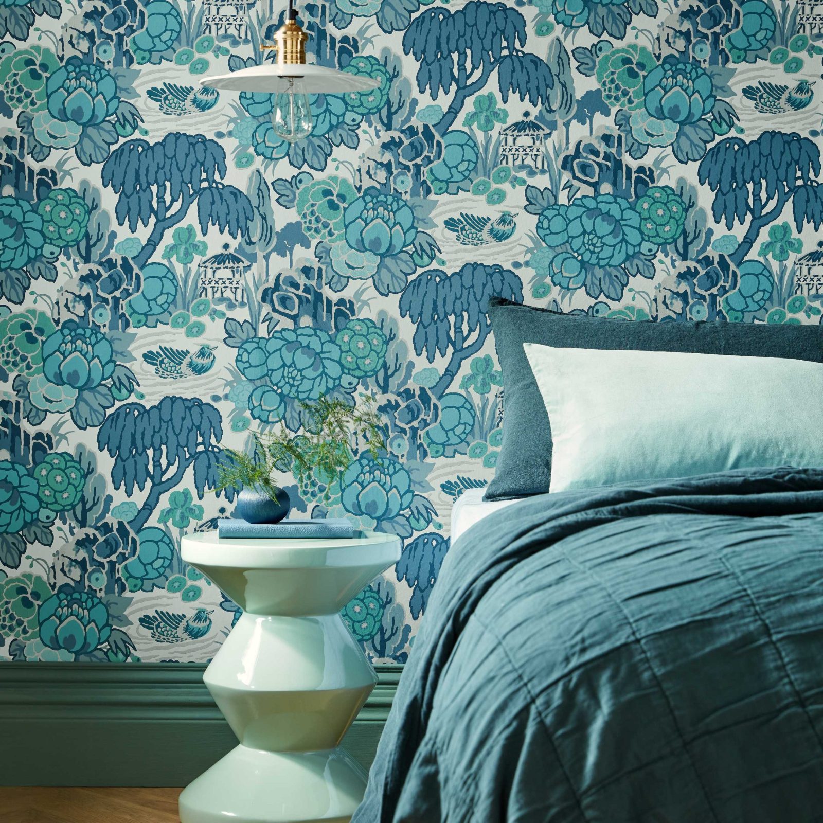 Mandarin Garden, Mist Blue, 1838 Wallcoverings, 5.3mp / rola 2