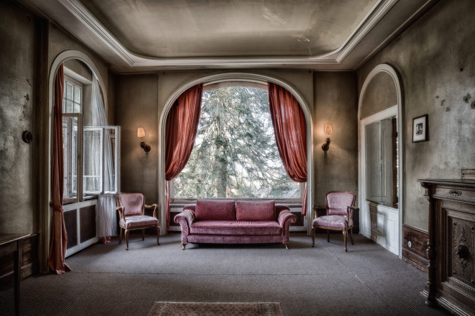 Velvet Rendezvous, Rebel Walls
