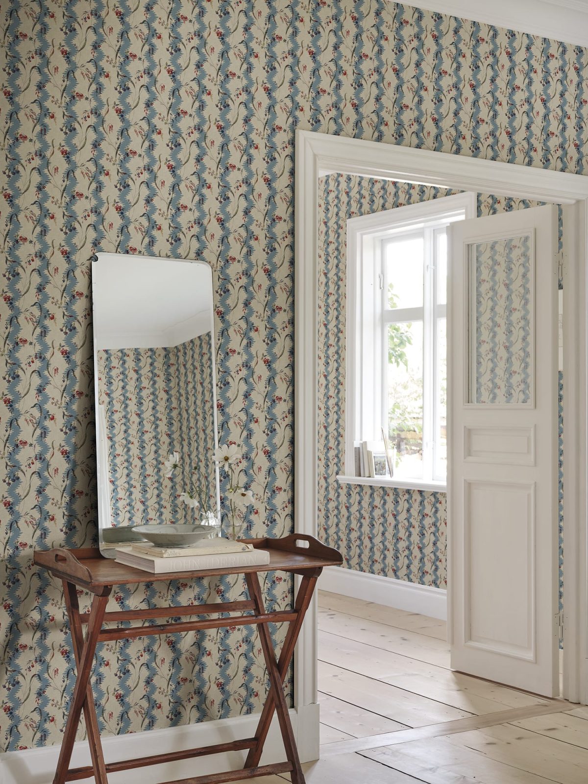 Beatrice, Blue, Sandberg 2