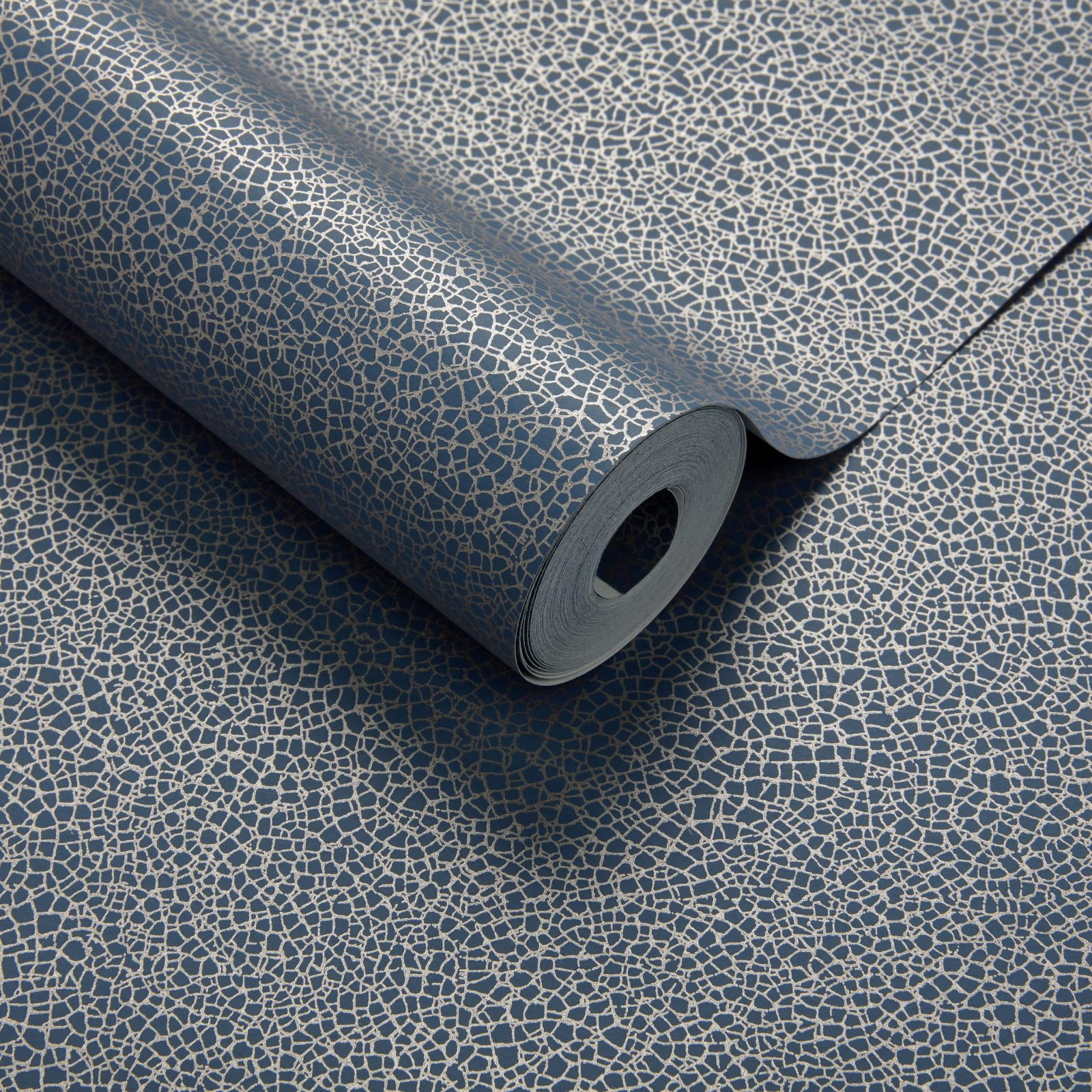 Emile, Midnight Blue Luxury Crackle, 1838 Wallcoverings, 5.3mp / rola 3