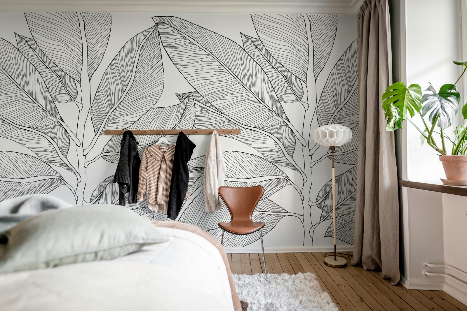 Ruby Lines, Black, Rebel Walls 3