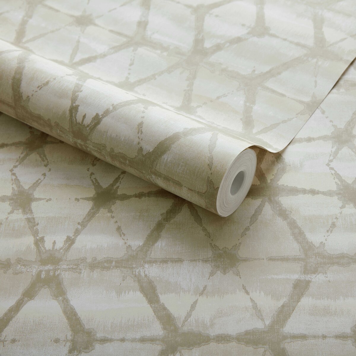 Mineral, Butter Cream Luxury Geometric, 1838 Wallcoverings, 5.3mp / rola 3