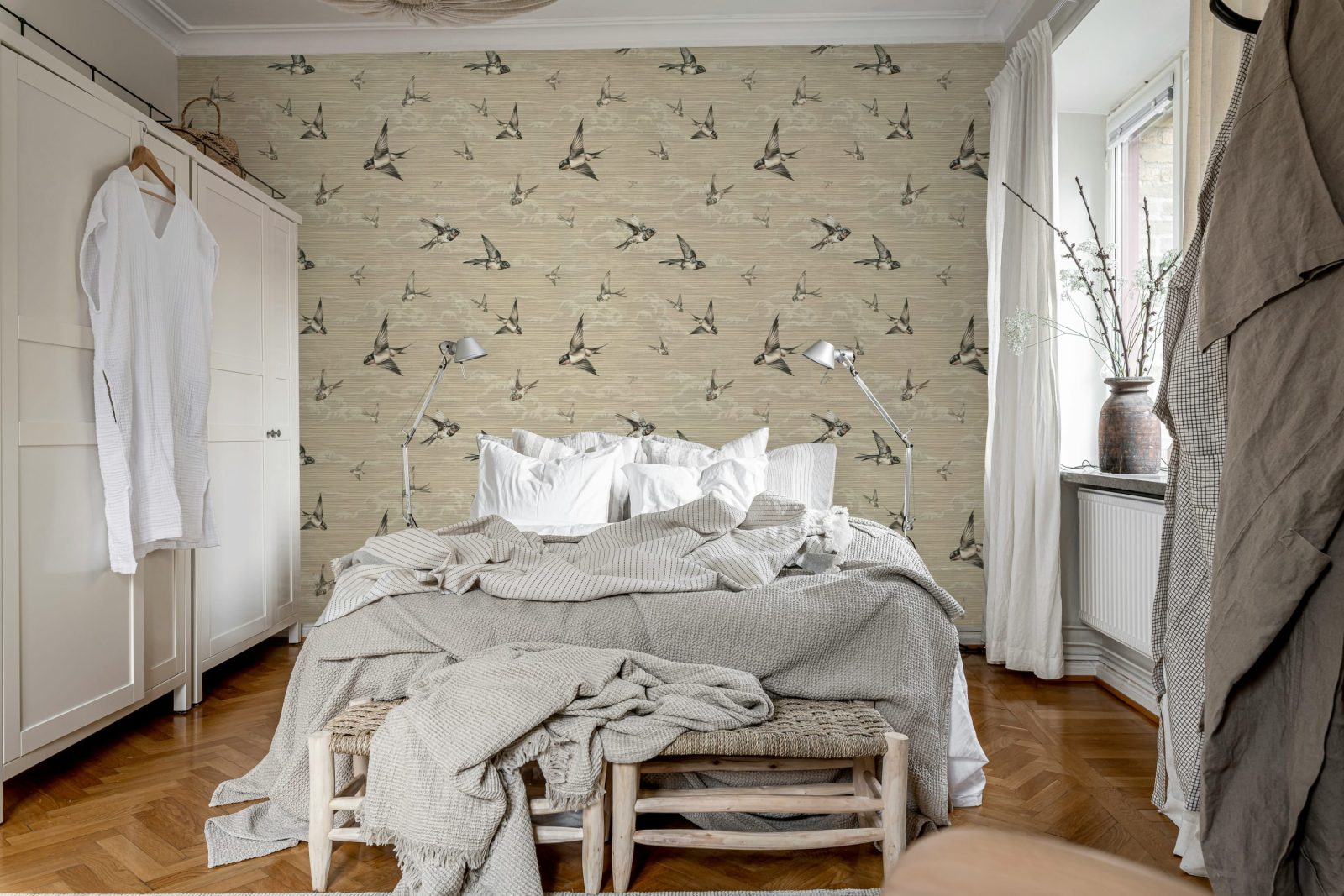 Swallow Sky, Beige, Rebel Walls 3