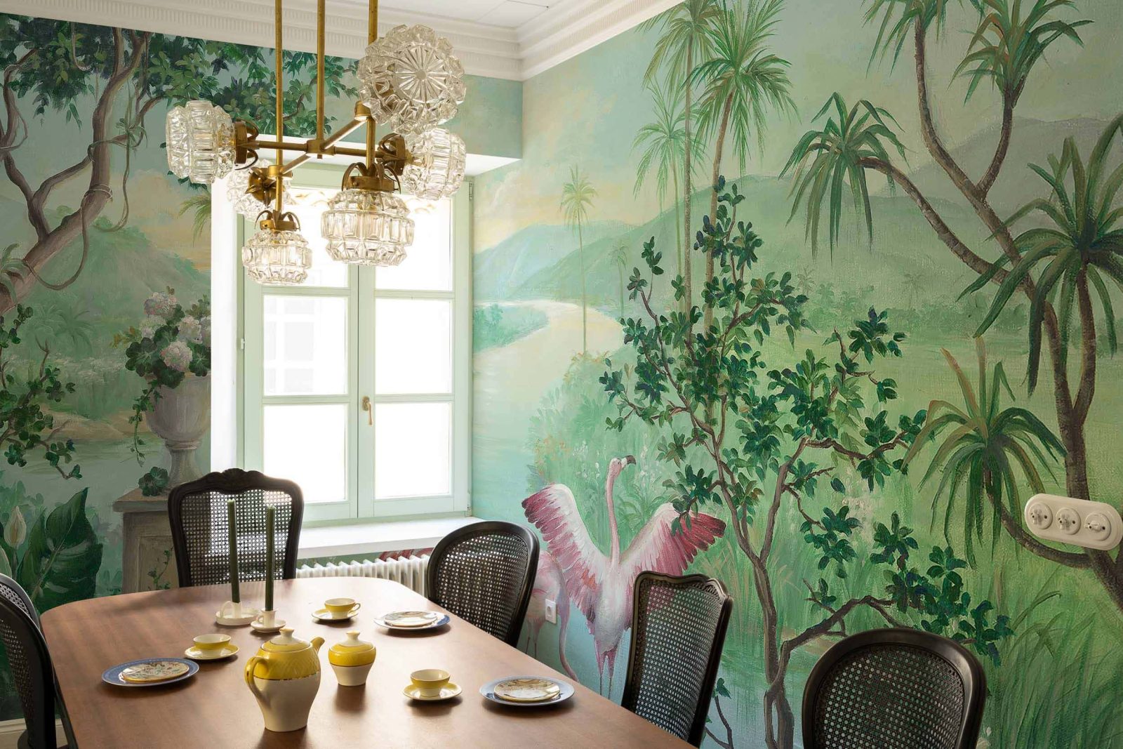 Landscape with Flamingos, Exoticism, Coordonne 2