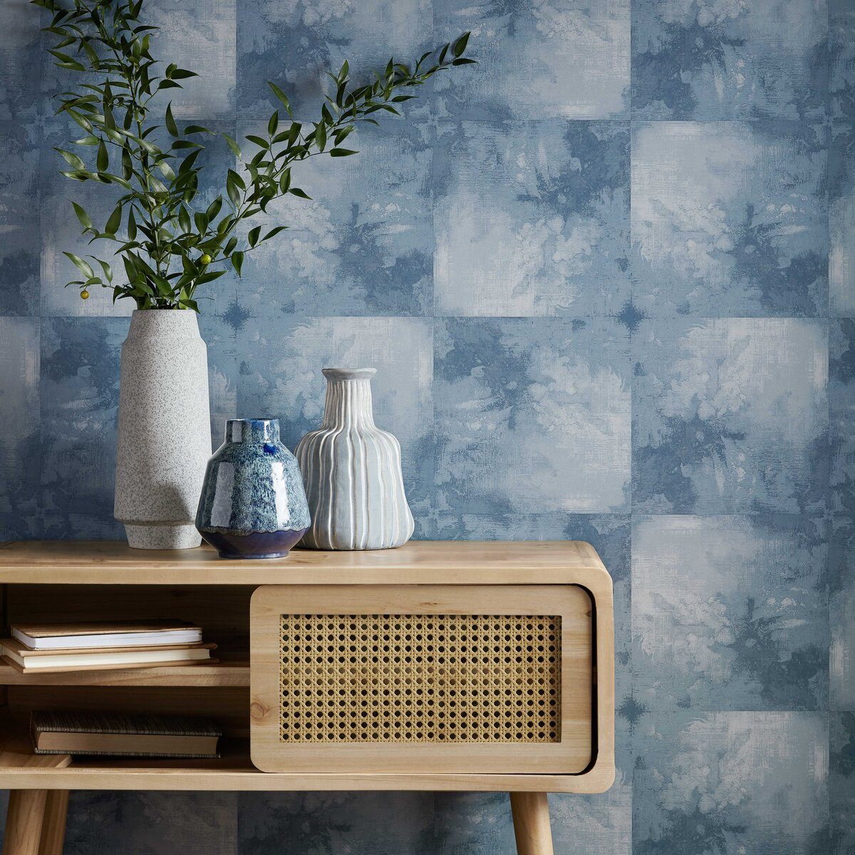 Crystalline, Agate Blue Luxury Tile, 1838 Wallcoverings, 5.3mp / rola 2