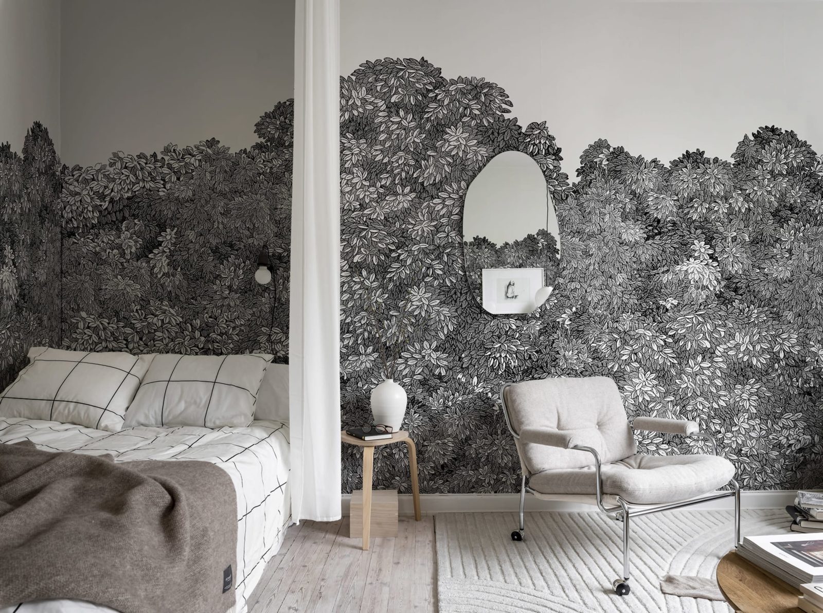 Belle Buisson, Black, Rebel Walls 2
