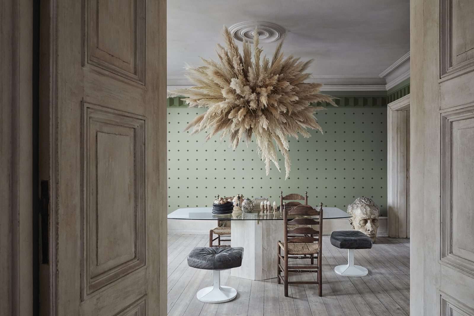 Gentle Manor, Green, Rebel Walls 2