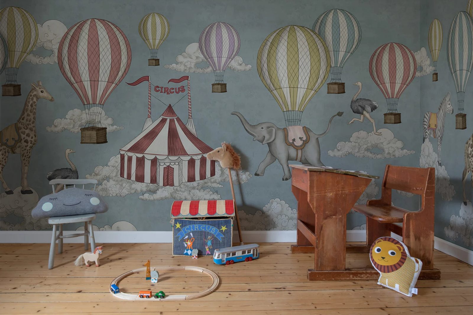 Circus Horizon, Rainbow, Rebel Walls 2