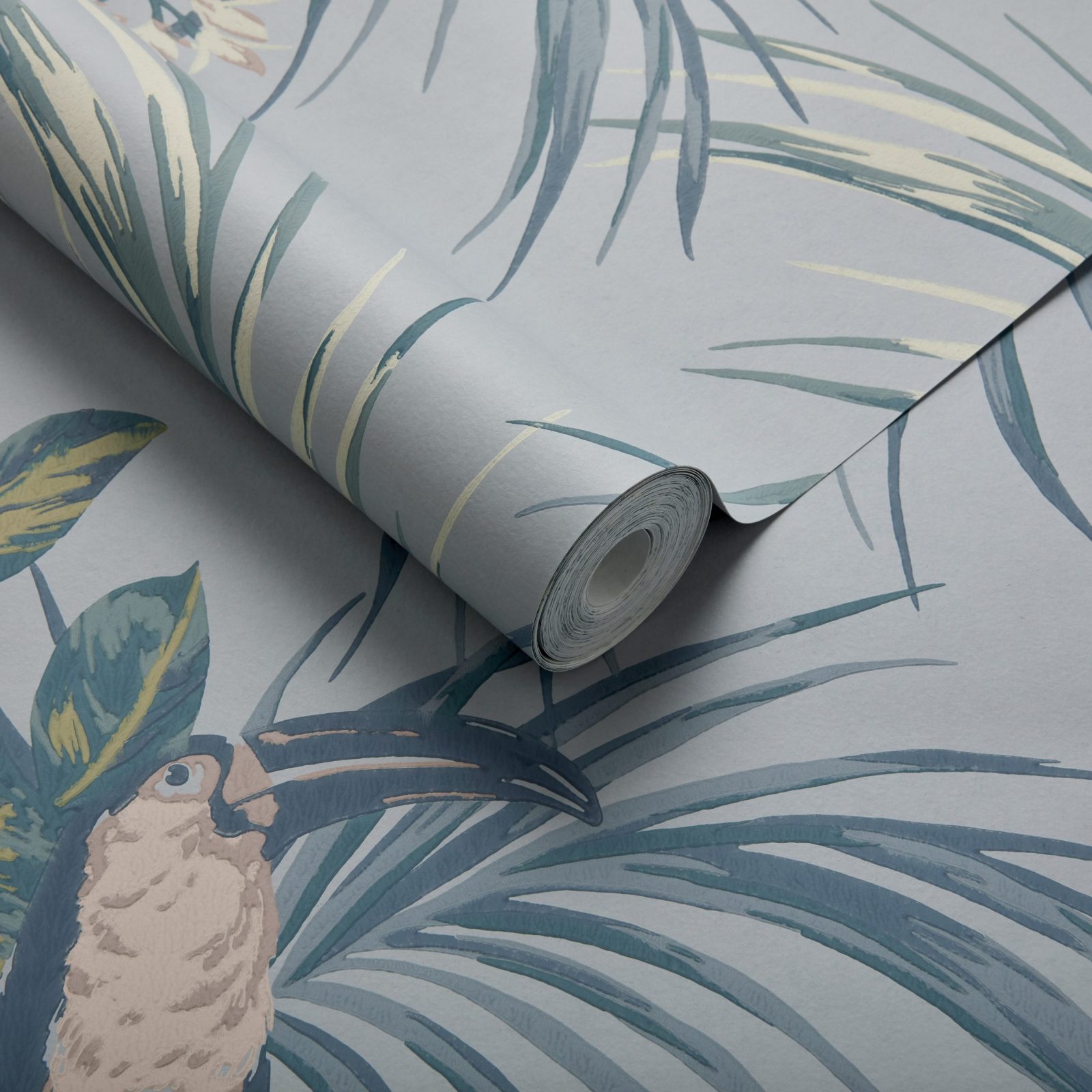 Le Toucan, Pale Blue Luxury Bird, 1838 Wallcoverings, 5.3mp / rola 3