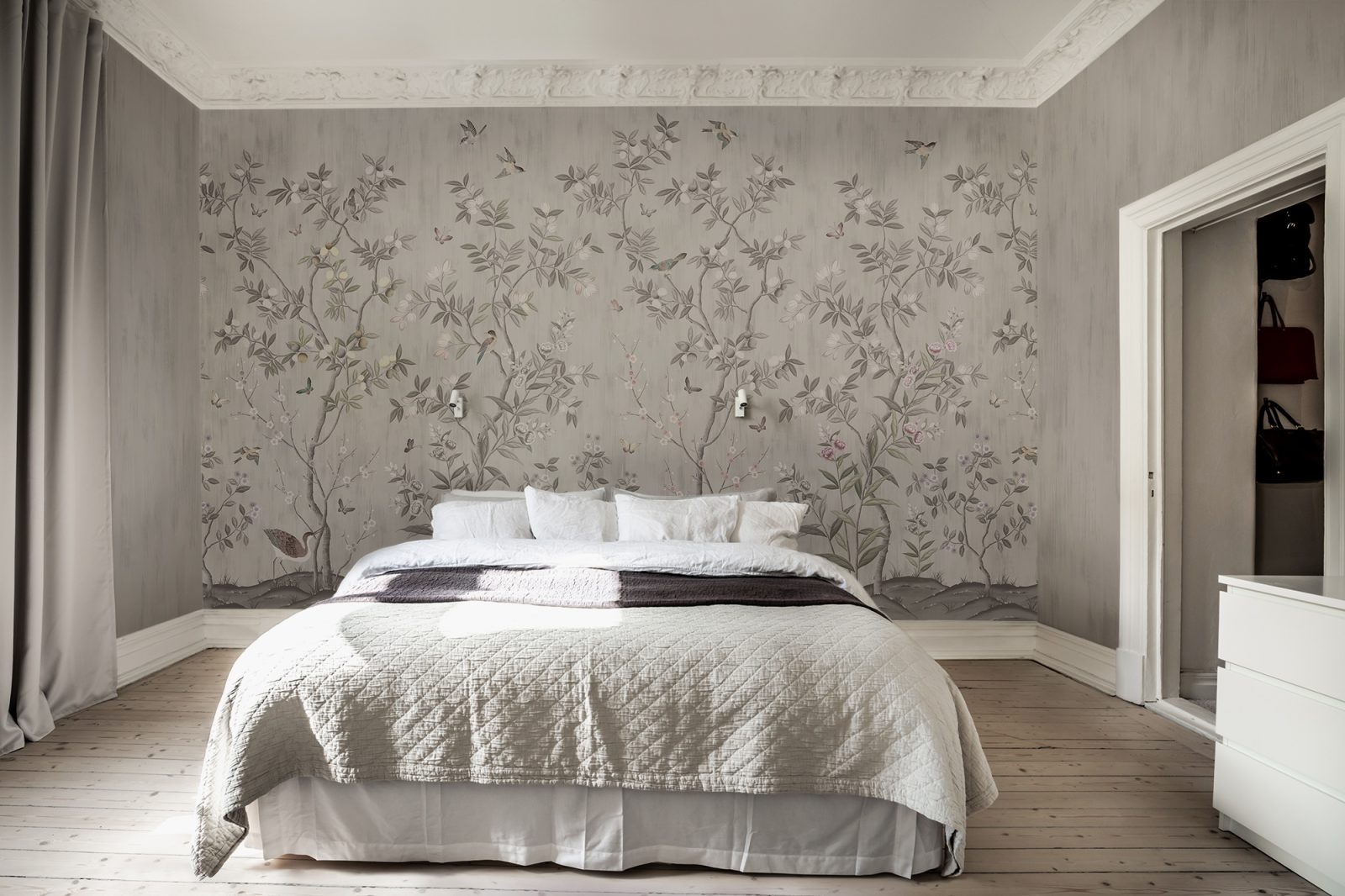 Chinoiserie Chic, Powder Beige, Rebel Walls 2