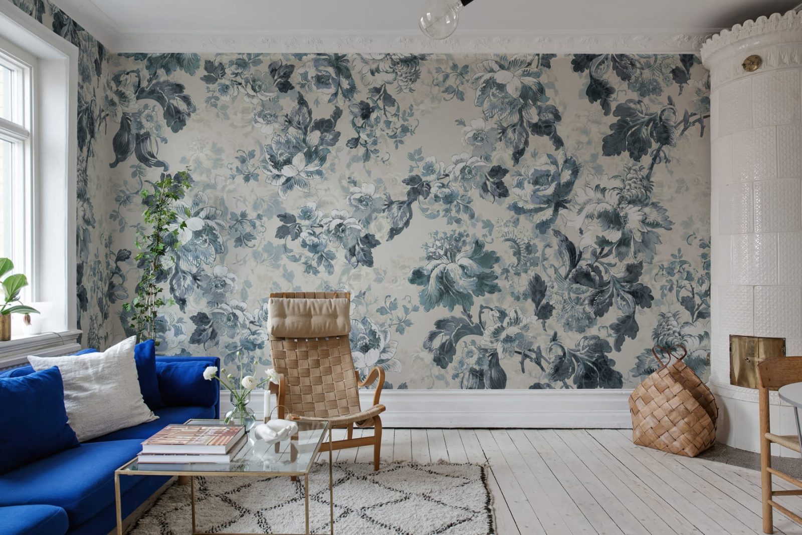 Roses, Blue, Rebel Walls 2