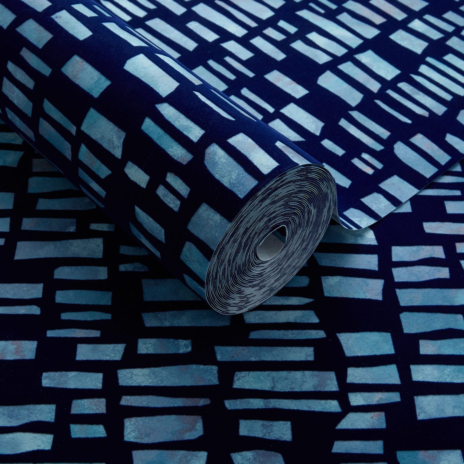 Fusion, Blue Dusk Luxury Flock, 1838 Wallcoverings, 5.3mp / rola 3