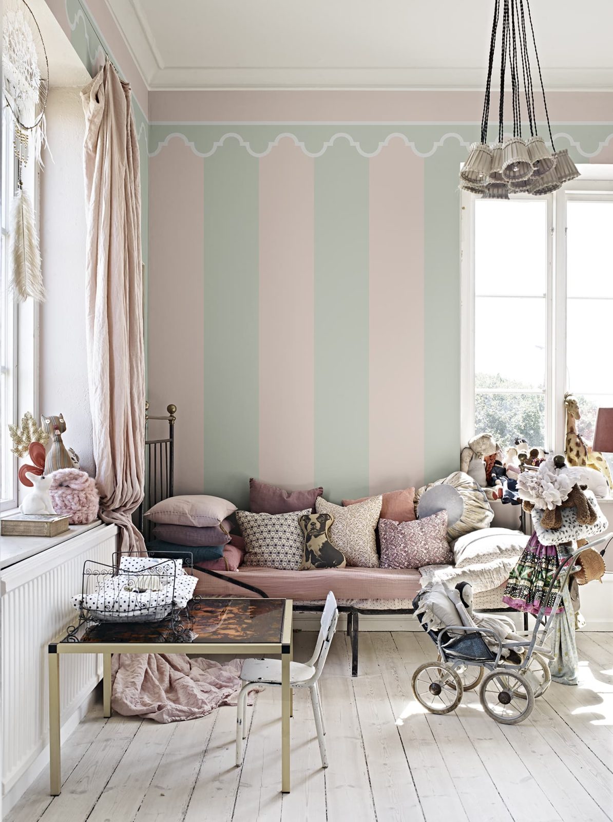 Stripe Chateau, Pastel, Rebel Walls 2