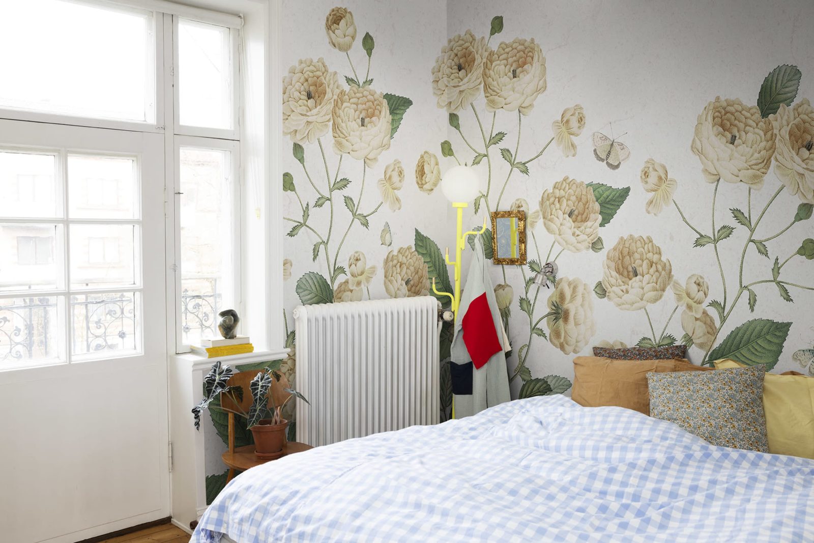 Sweet Buttercups, Sand, Rebel Walls 3