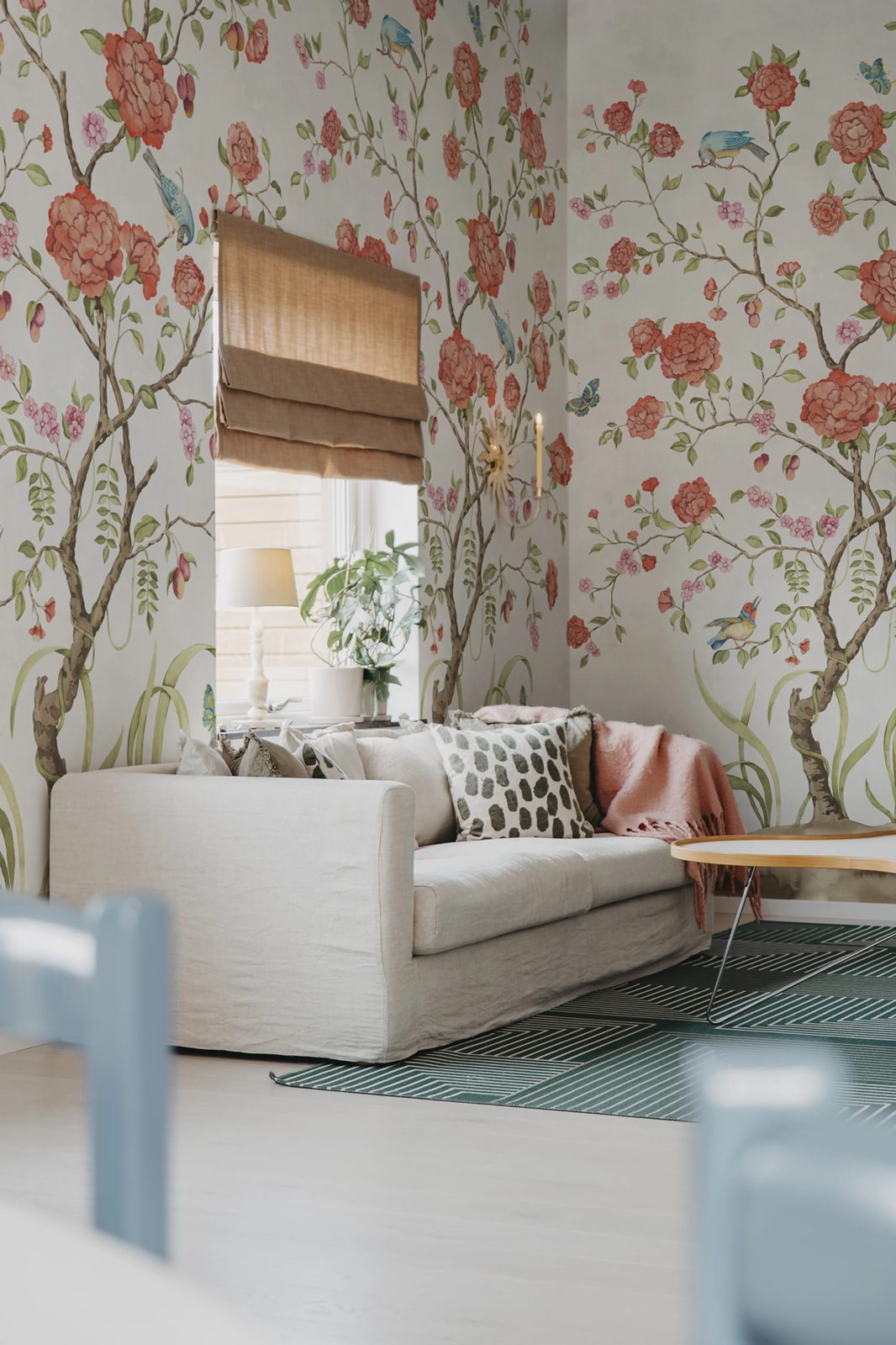Chinoiserie Botanica, White, Rebel Walls 2