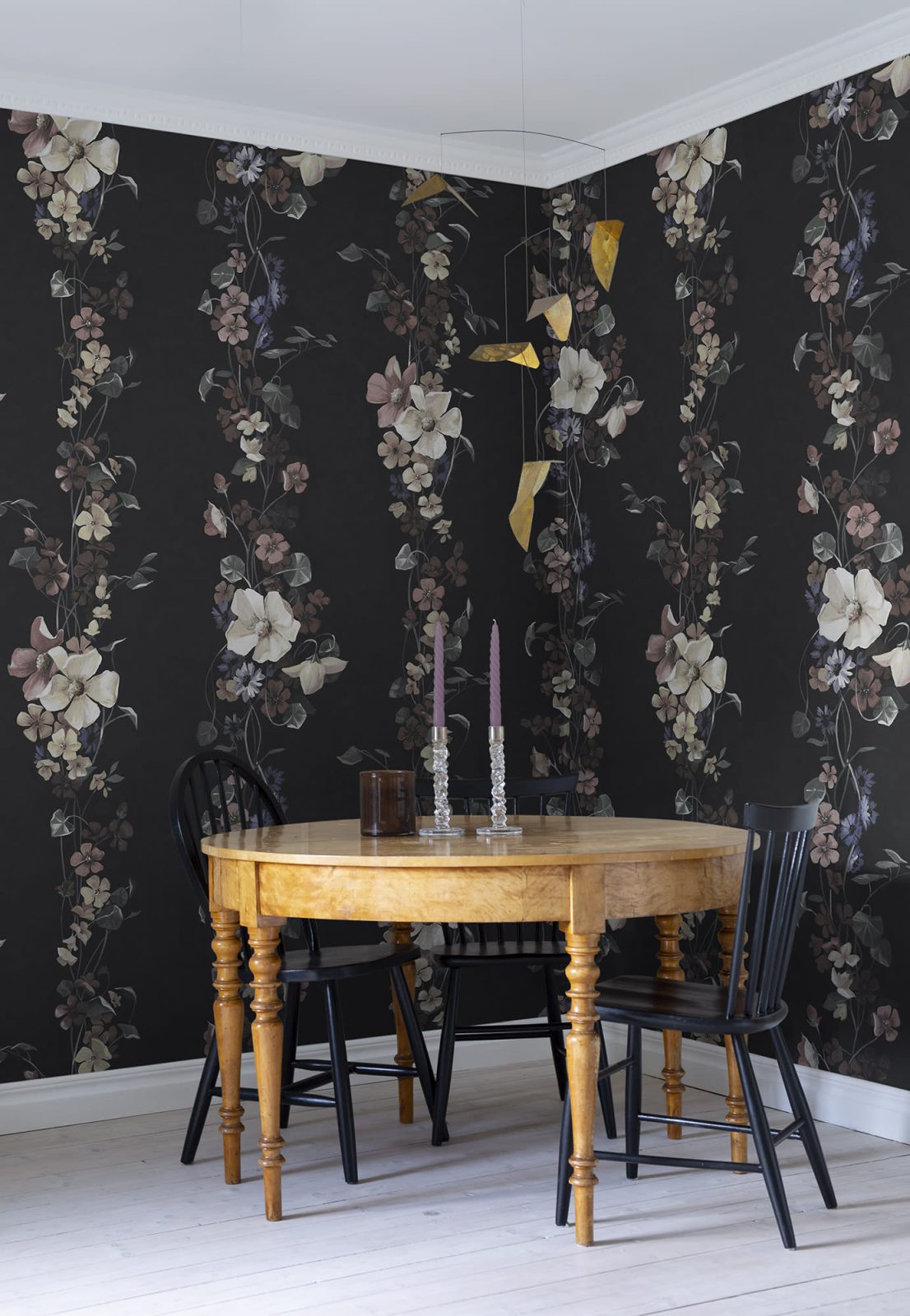 Growing Beauty, Vintage, Rebel Walls 2