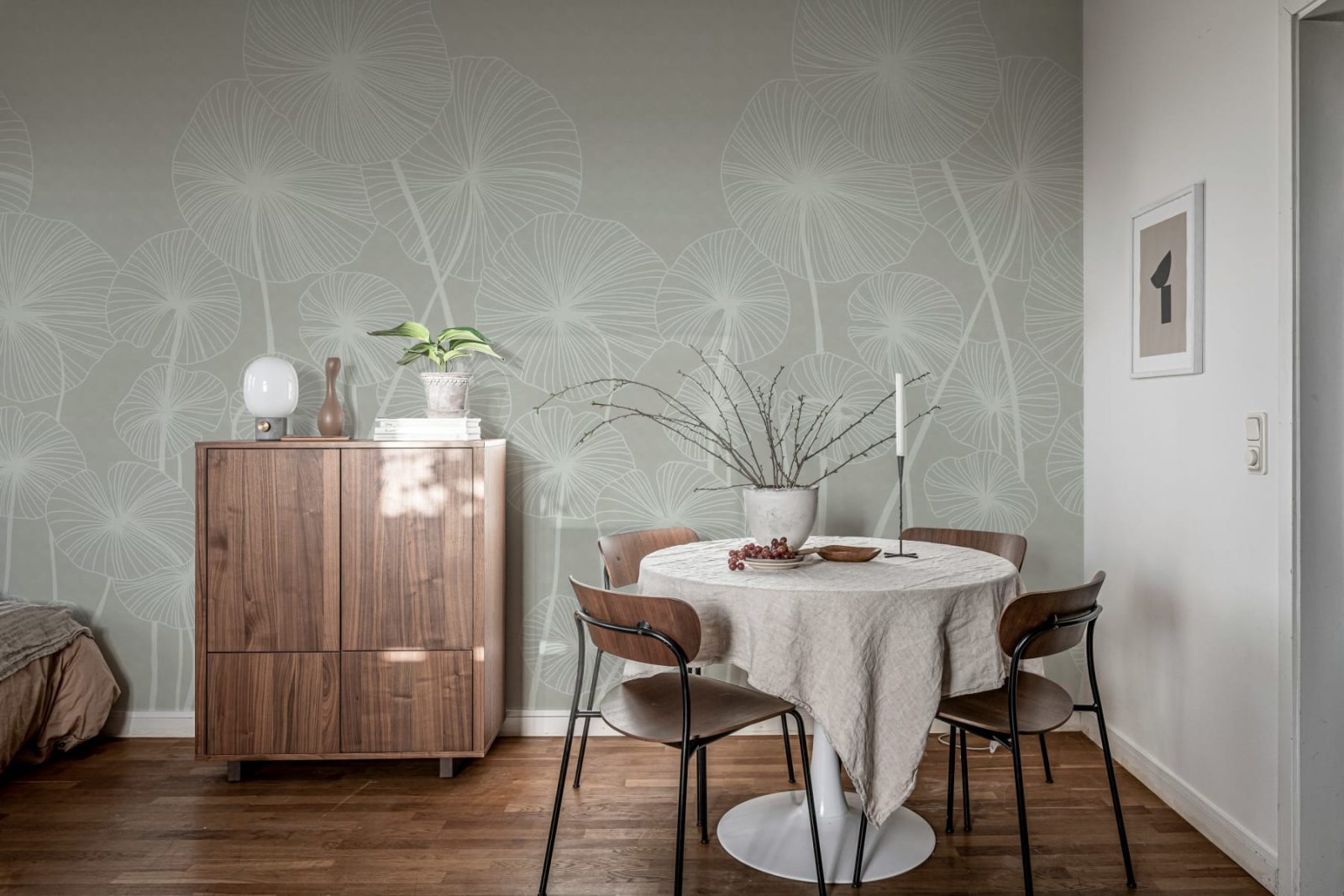 Waterlily Forest, Beige, Rebel Walls 3