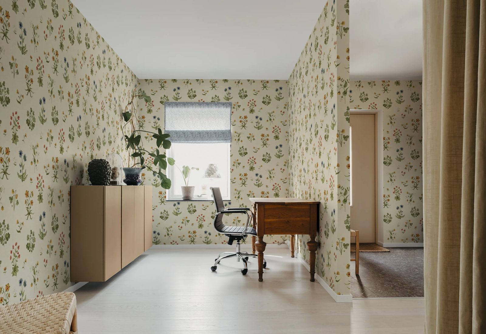 Timeless Flora, Beige, Rebel Walls 3
