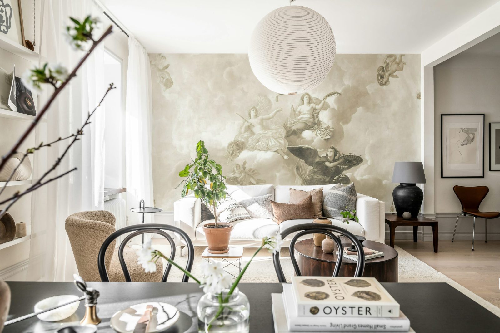 Royal Magnificence, Beige, Rebel Walls 2
