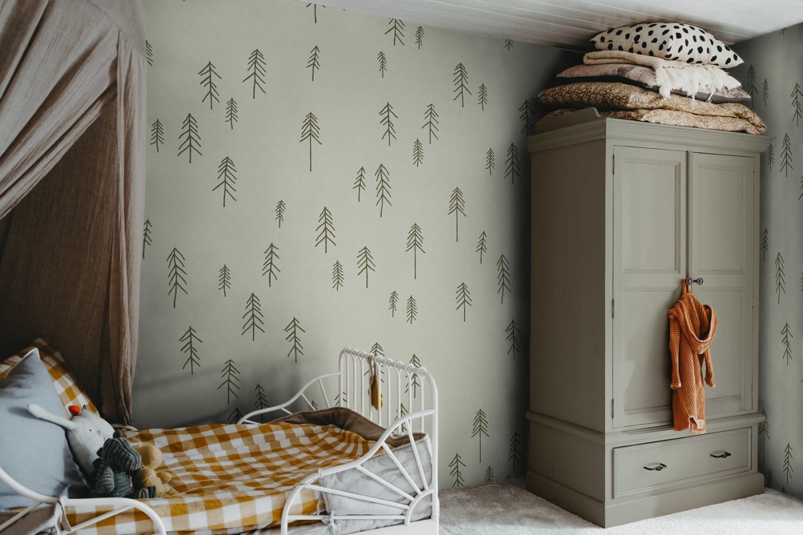 Tall, Light Green, Rebel Walls 3