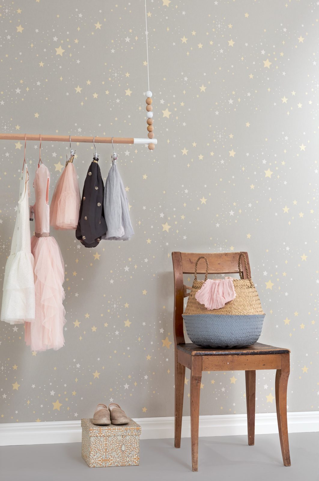 Twinkle, Mud Grey, Majvillan 3