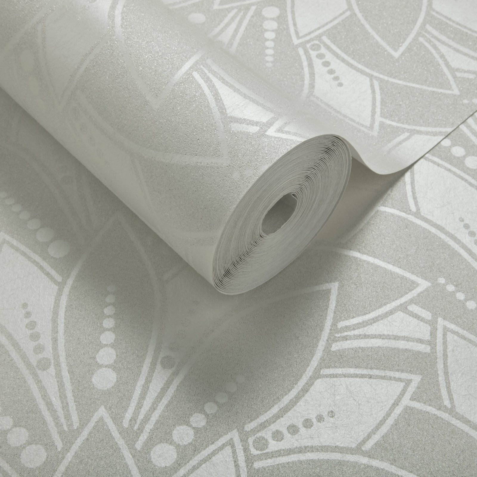 Astoria, Pearl Cream Luxury Bead, 1838 Wallcoverings, 5.3mp / rola 4