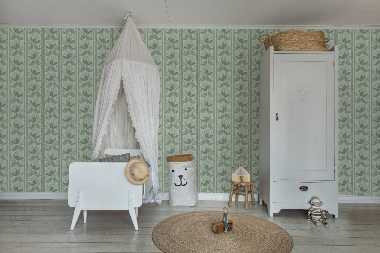 Tulip Stripes, Green, Rebel Walls 3