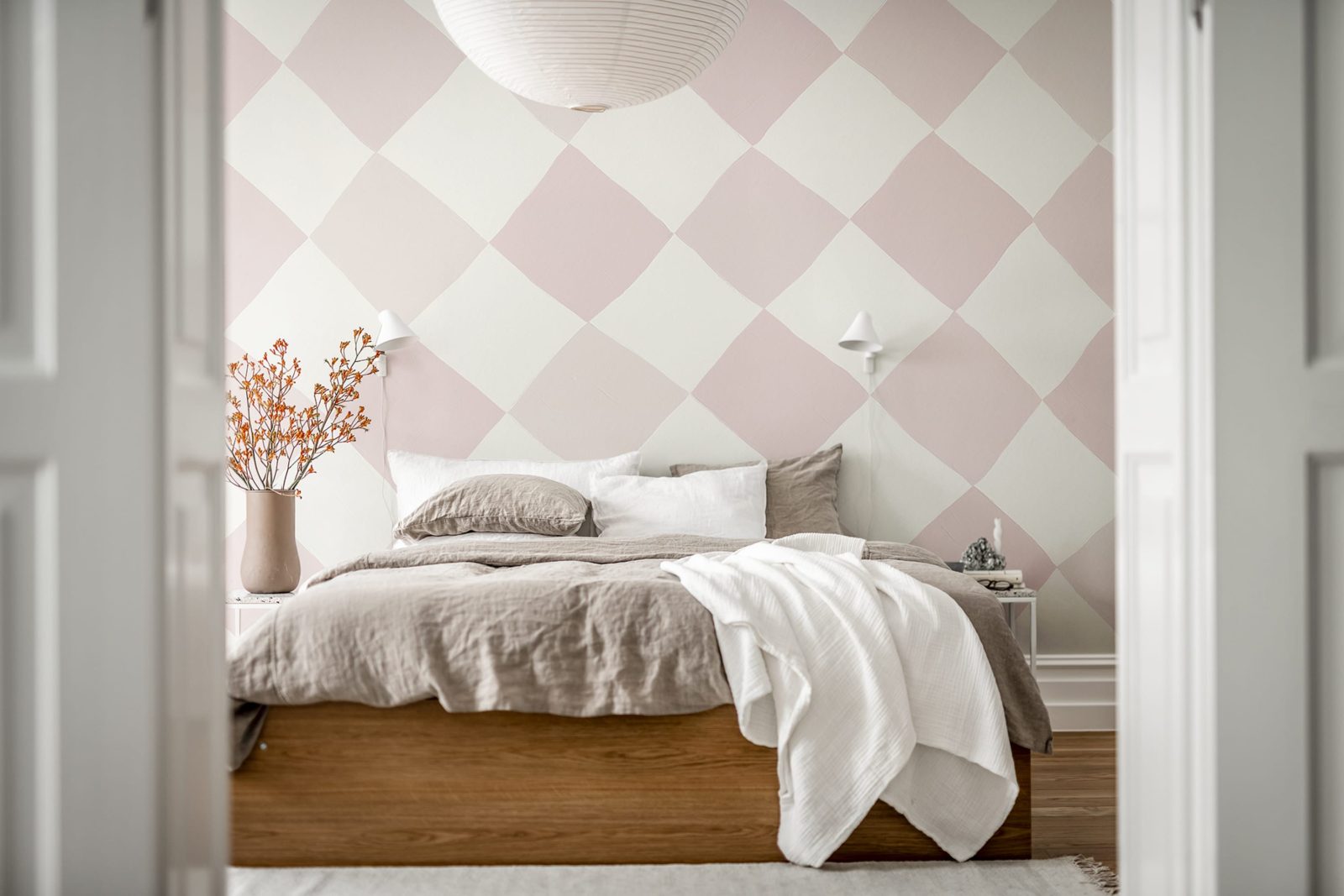 Tremble, Pink, Rebel Walls 2