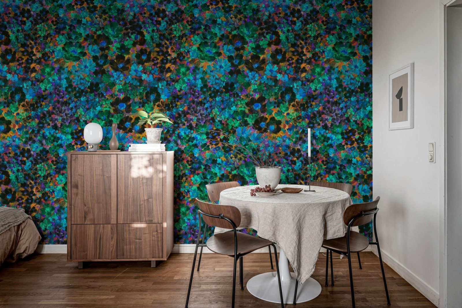 Flowerhaze, Retro, Rebel Walls 3