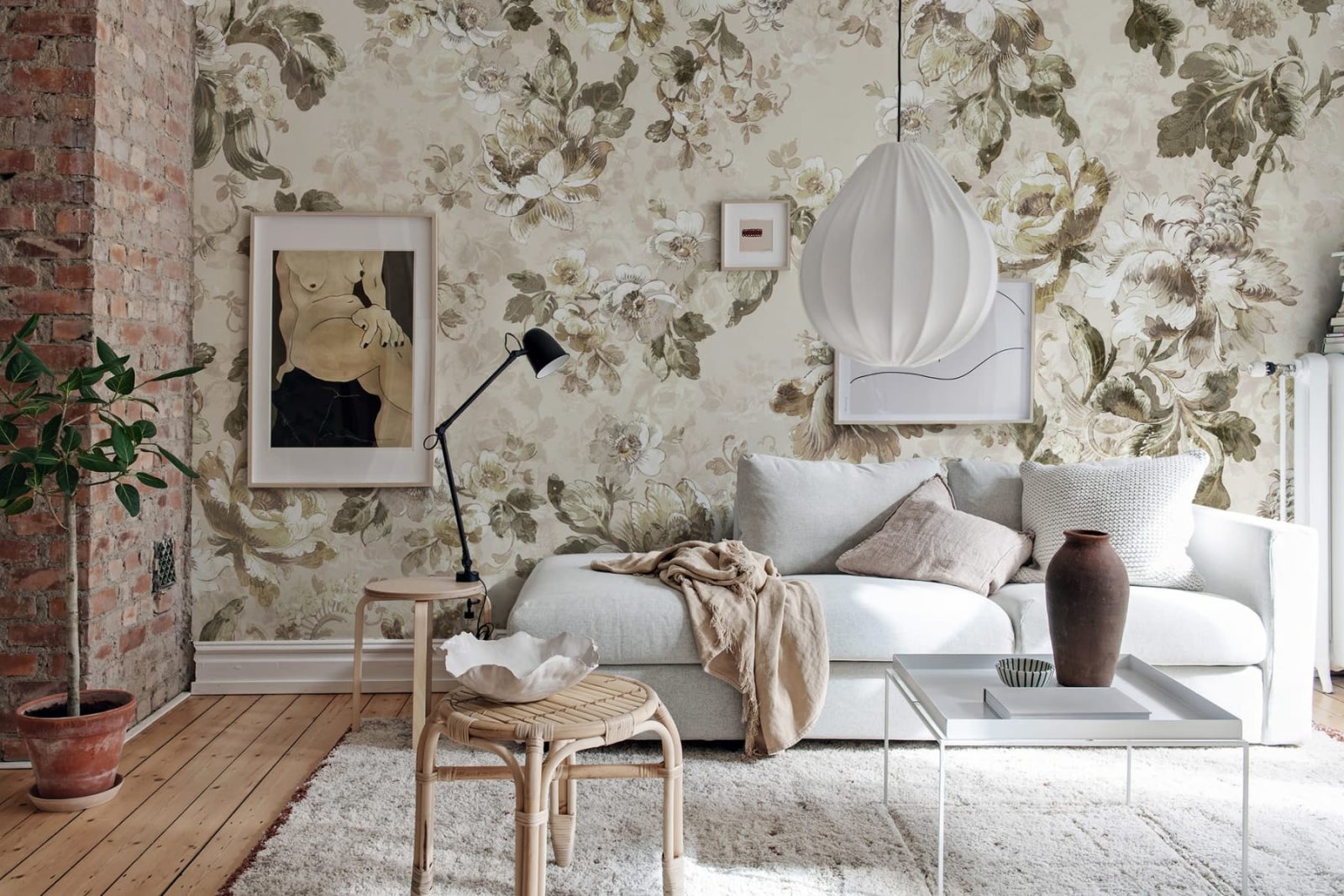 Roses, Beige, Rebel Walls 2